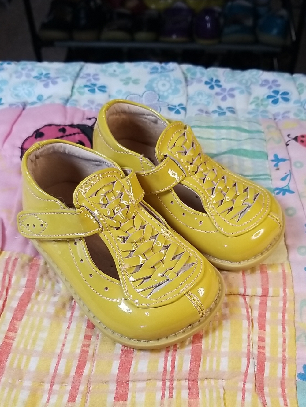 Livie & Luca Yellow Patent Leather Mary Janes for Kids Size 4 Toi Toi